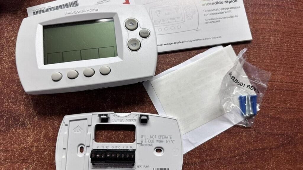 Honeywell RTH6580WF Unboxing